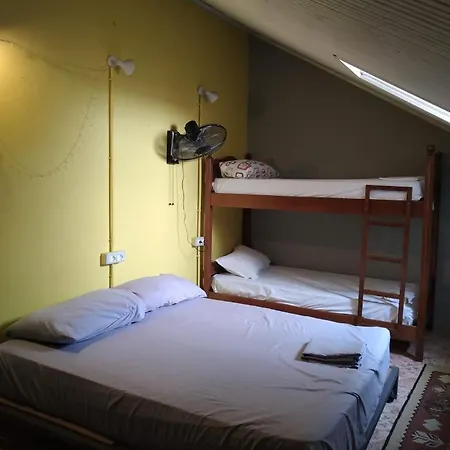 Our Way Guest House&hostel Couette-café Shkodër