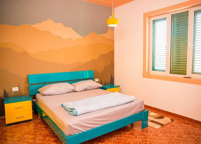 Our Way & Oda ve Kahvaltı