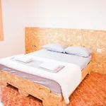 Our Way & Bed & Breakfast *